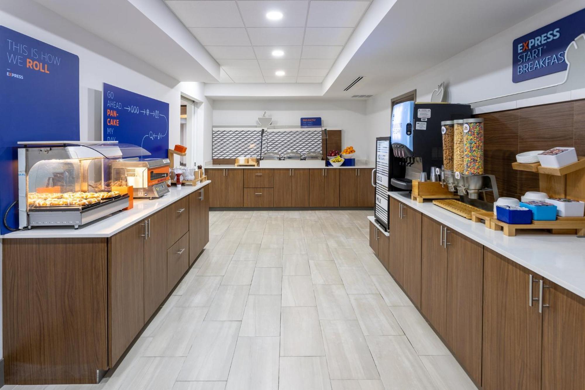 Holiday Inn Express Hotel & Suites Vineland Millville By Ihg Extérieur photo