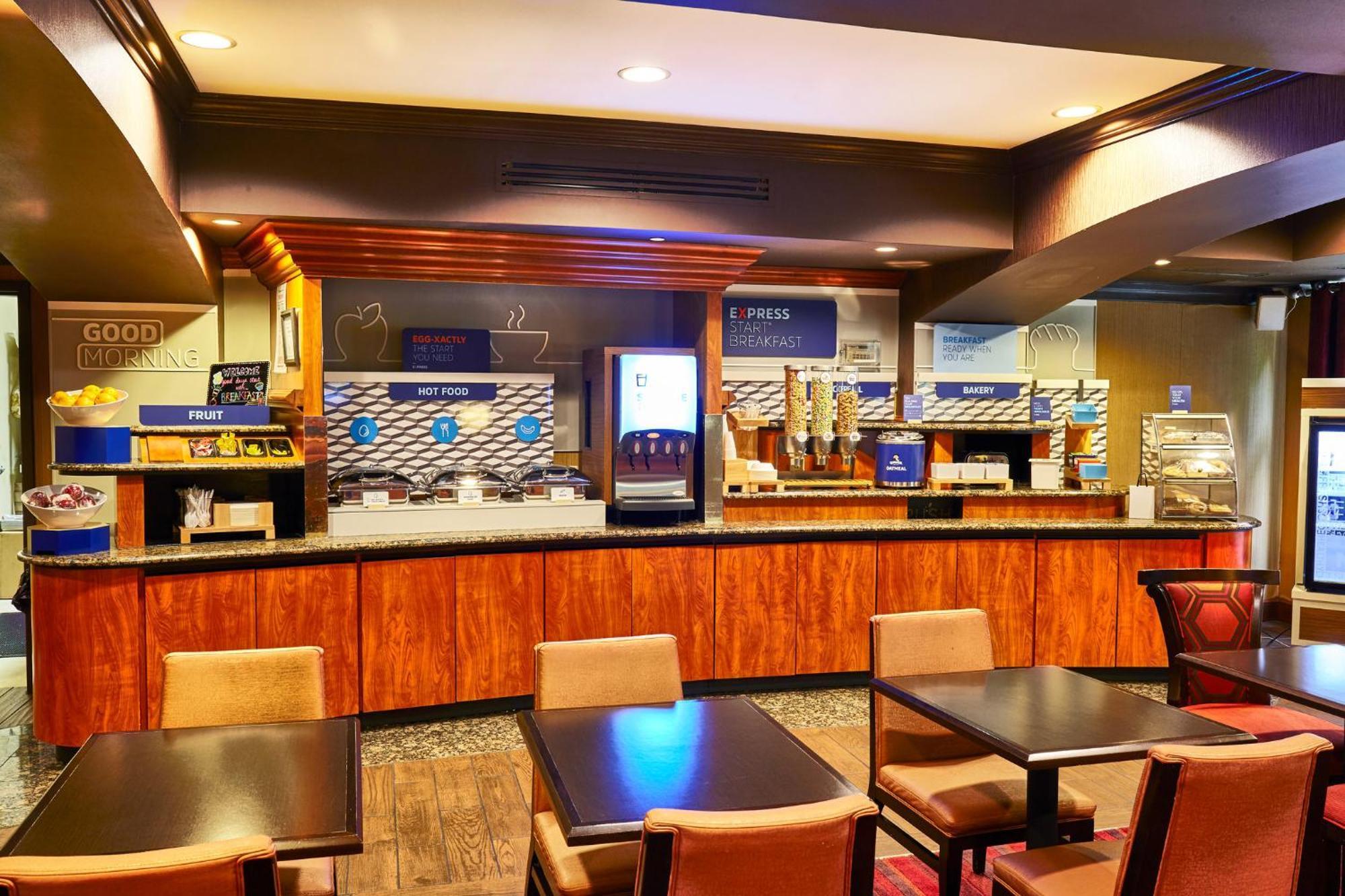 Holiday Inn Express Hotel & Suites Vineland Millville By Ihg Extérieur photo